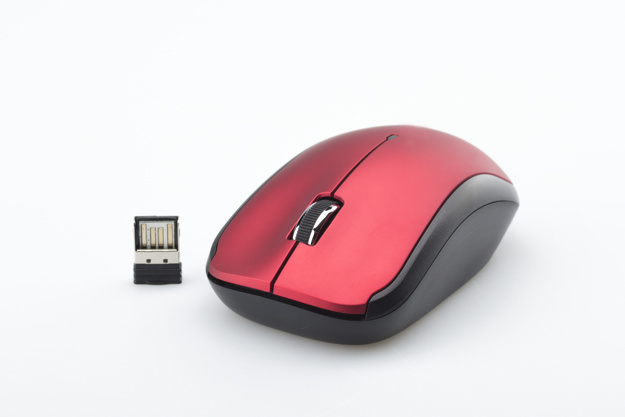 Une souris d'ordinateur rouge